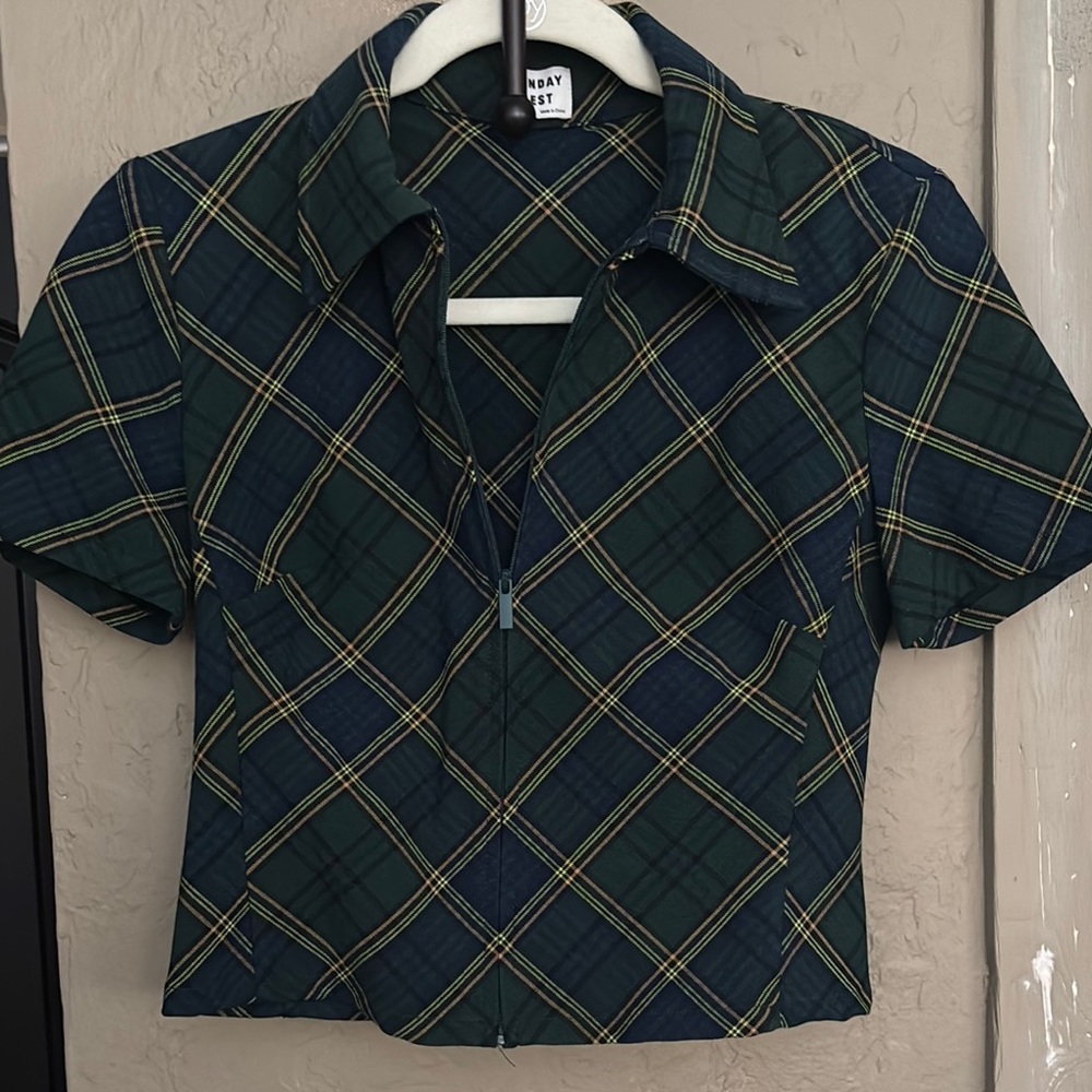 Aritzia Short Sleeve Zip-Up Shirt